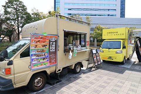 オフィス街のキッチンカー