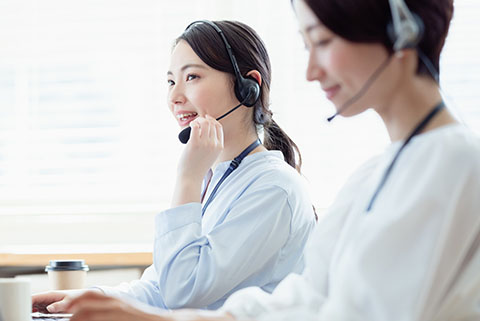 運営会社のコールセンターの女性