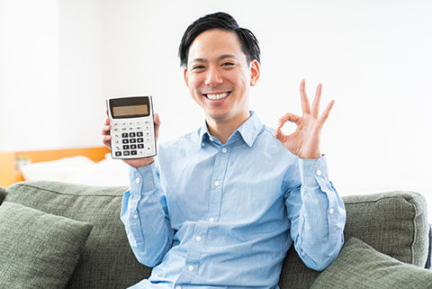土地活用で収入を得る男性