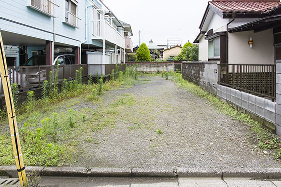 住宅街にある駐車場経営の見込める空き地