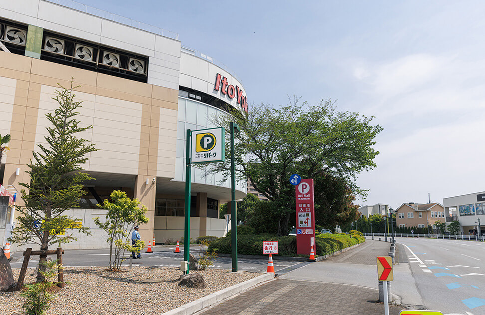 【複合商業施設】最新駐車場システムの導入で、不正駐車と渋滞問題を解消！画像